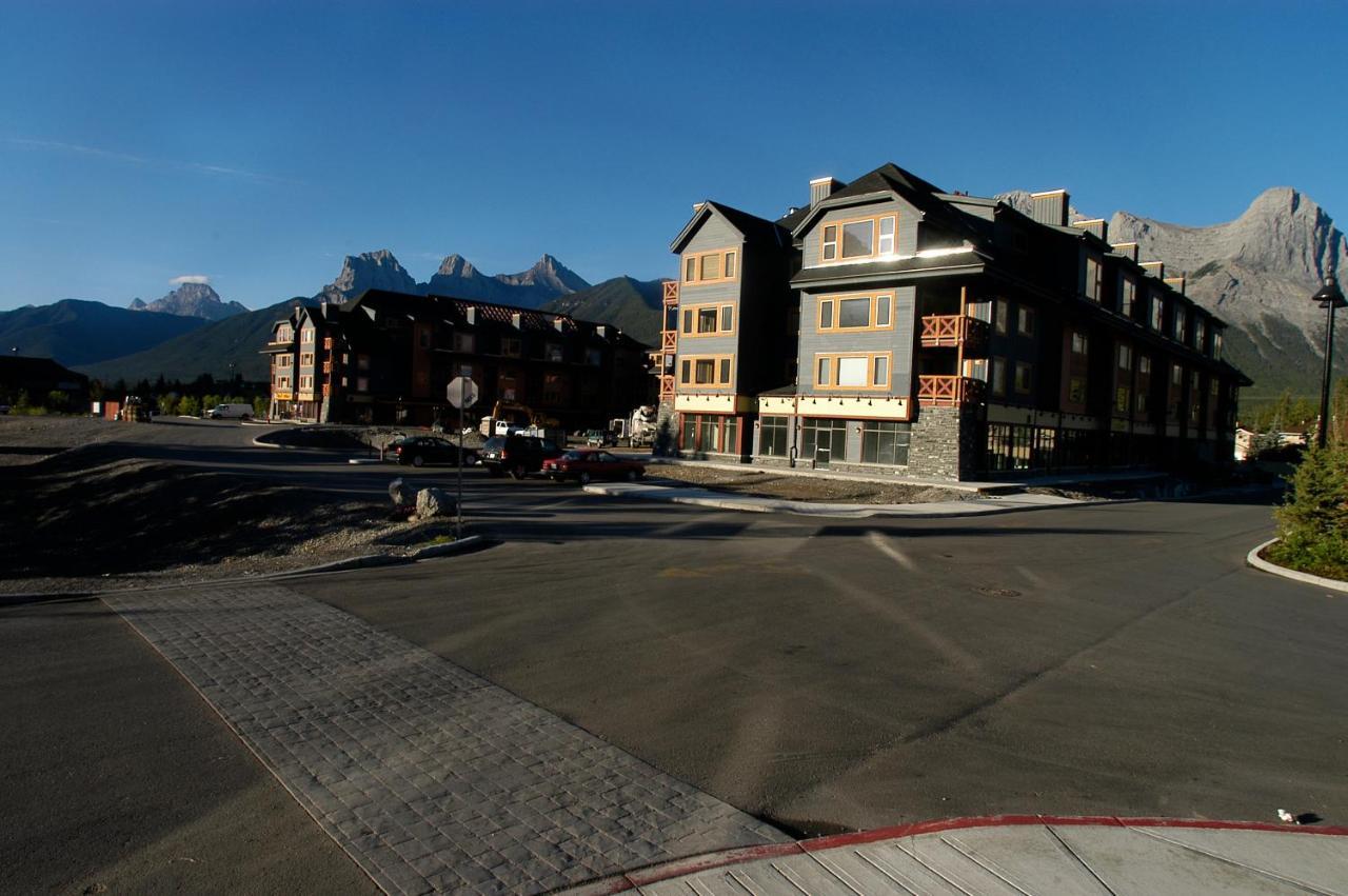 Apartment 407, Contemporary Decor Canmore Dış mekan fotoğraf